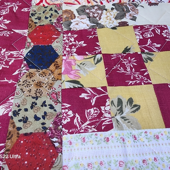 Handmade Shabby Chic Patchwork Quilt - 74"x74", Floral Vintage Style - Picture 4 of 5